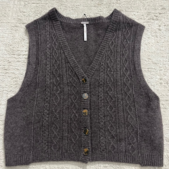 Free People Tops - NWOT Free People Beatrice Cashmere Button Up Sleeveless Top